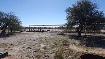 5 covered horse stalls