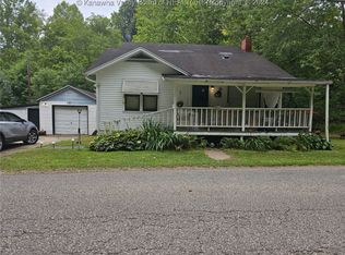 378 Union Campground Rd, Letart, WV 25253