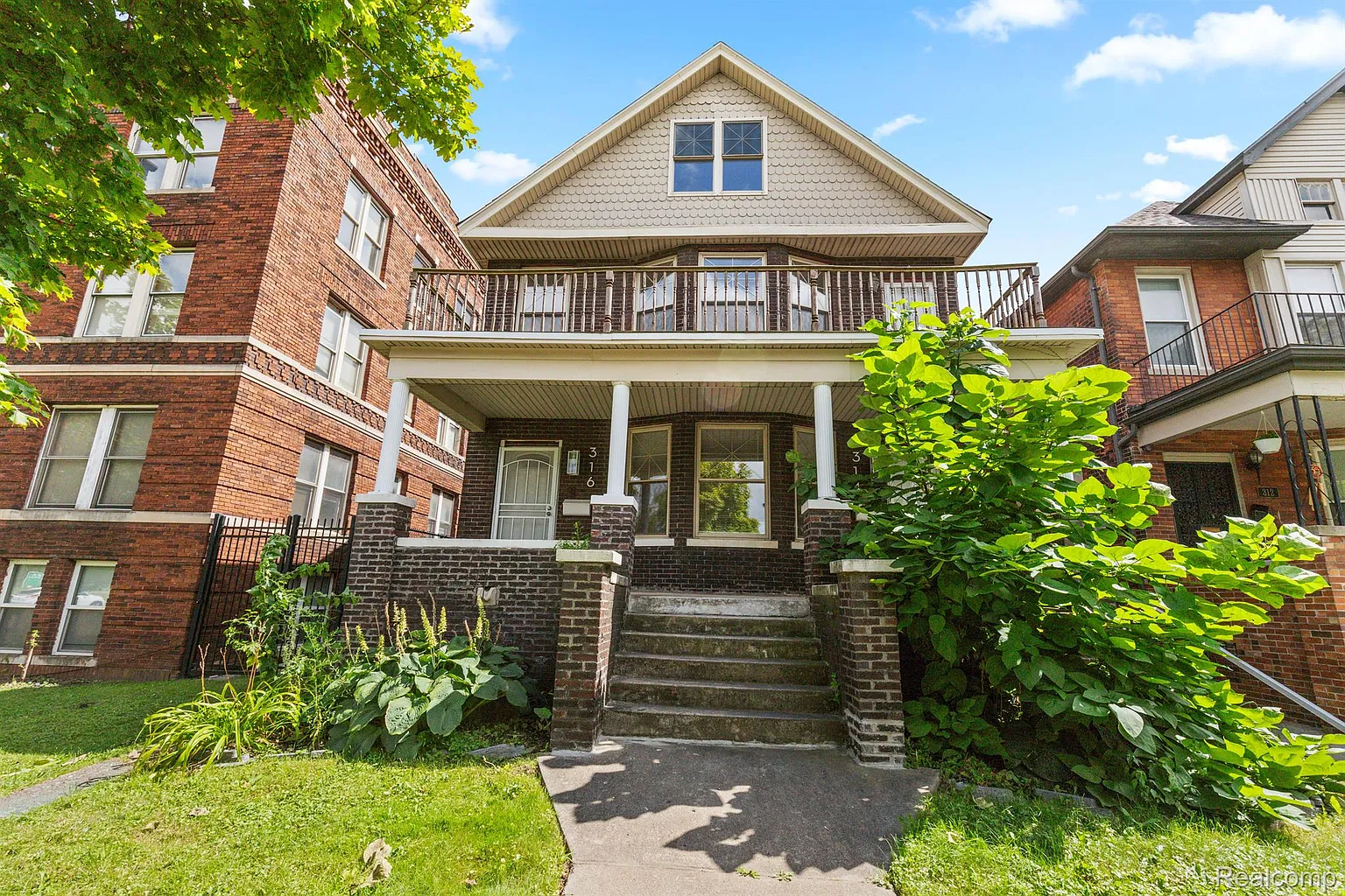 316 Hendrie St photo 1
