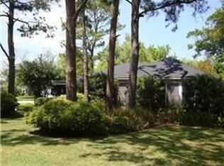 2420 Meadow Ln, La Marque, TX 77568