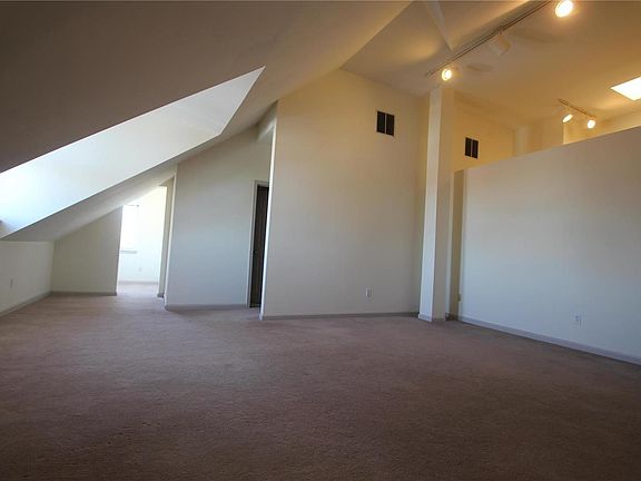 5th image of 3902 Shenandoah Ave APT C