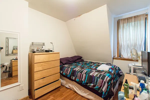 Rented by Bryan L Rozencwaig, LREB | media 8