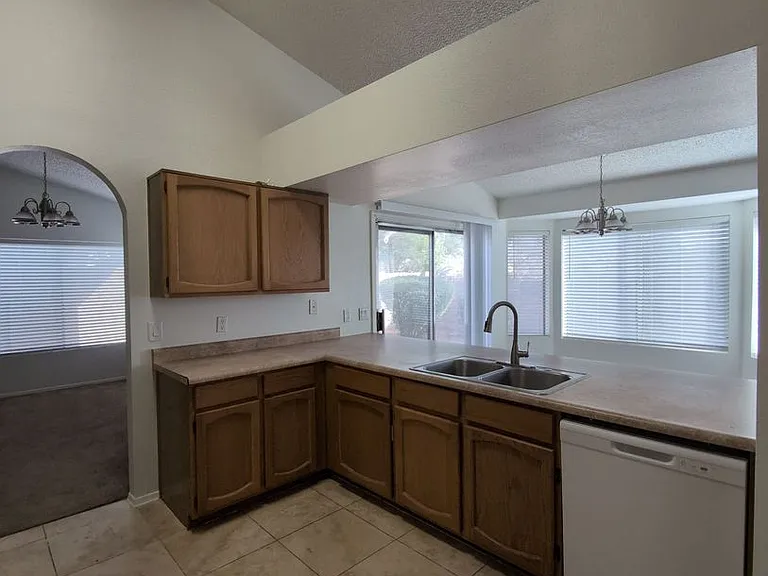 1207 E San Remo Ave — Photo 19