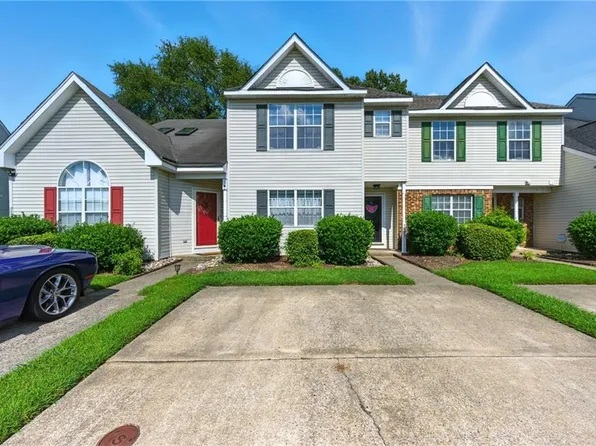 3318 Clover Meadows Dr, Chesapeake, VA 23321