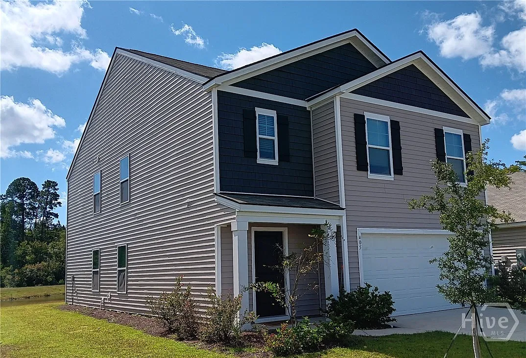 5 bed, 3.0 bath, 2361 sqft, $3,300 — Photo 2