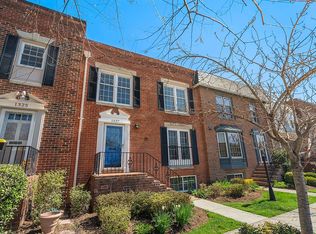 1327 S Glebe Rd, Arlington, VA 22204