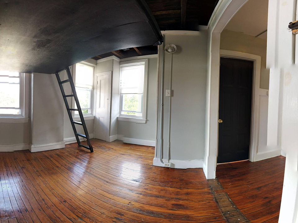 1st image of 3525 N 16th St #3R