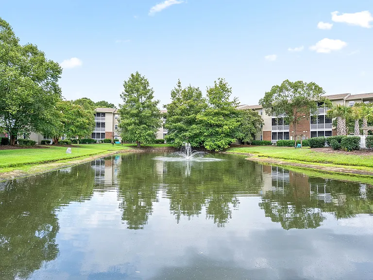 Litchfield Oaks Apartments — Photo 31