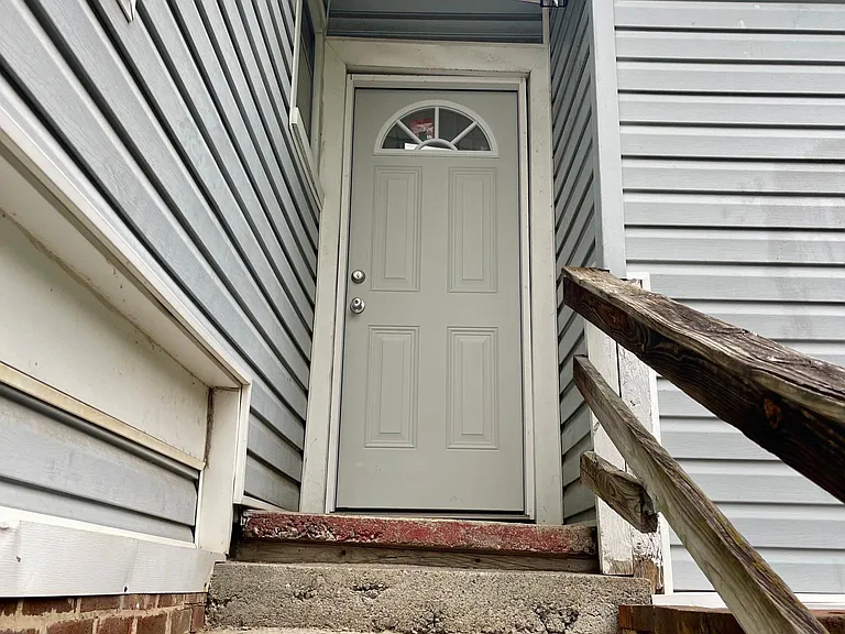 1025 Stewart Ave SE #B — Photo 2