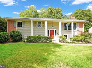 2504 Stirrup Ln, Alexandria, VA 22308