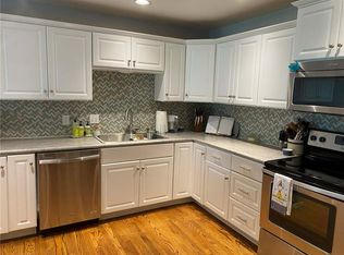8 Morningside Dr, Paola, KS 66071