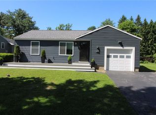 118 Clarence Dr, North Syracuse, NY 13212