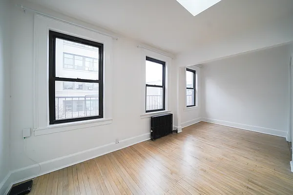 Rented by Sterling Realty Solution Inc | media 4