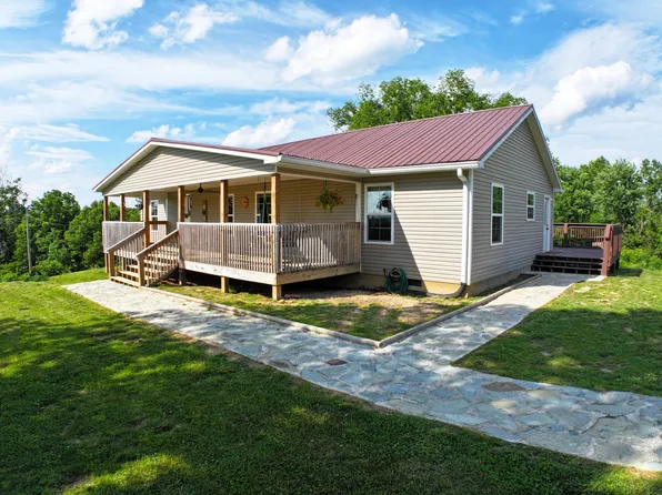 1410 Winston Rd, Irvine, KY 40336