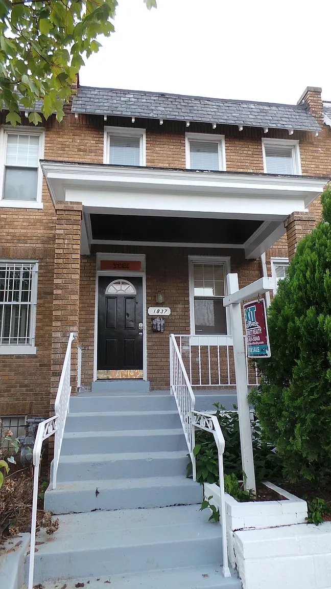 1837 Independence Ave SE photo 1