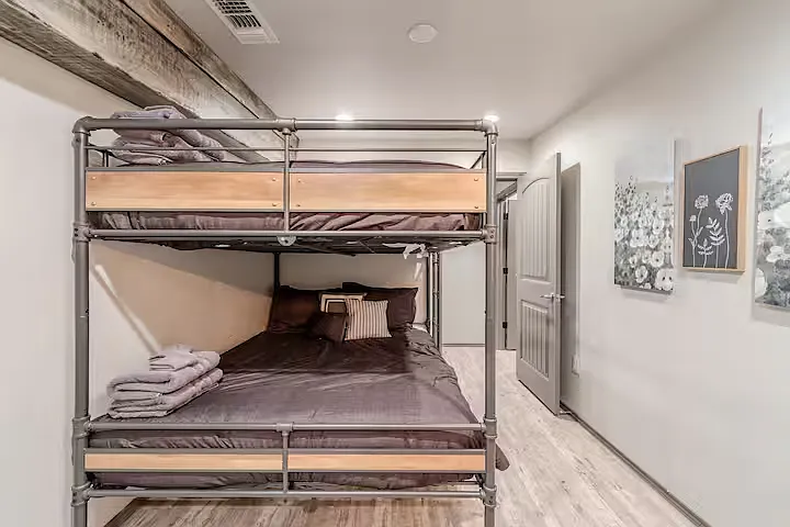 3 Jesse James Dr #B — Photo 13