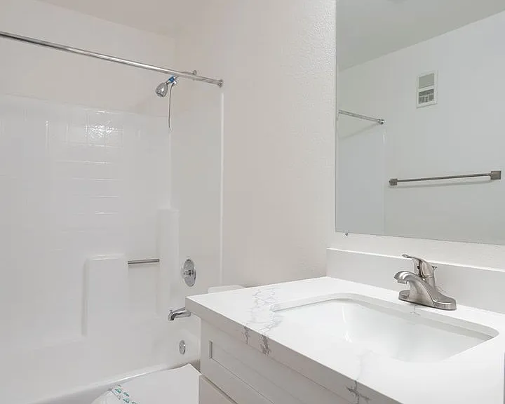 Mission Pacific Apartments — Photo 74