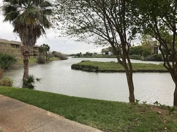 3220 69th St APT H1, Galveston, TX 77551