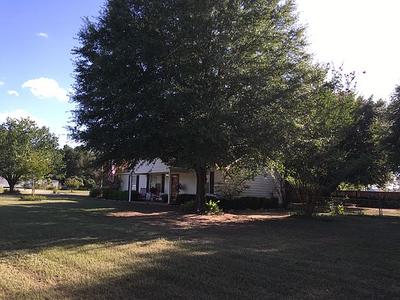2nd image of 122 Long Pine Dr