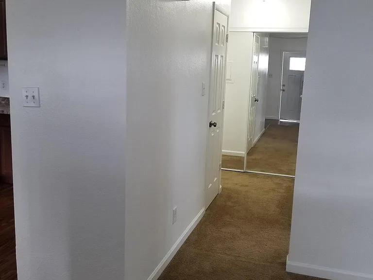 1025 Oak St #7 — Photo 9
