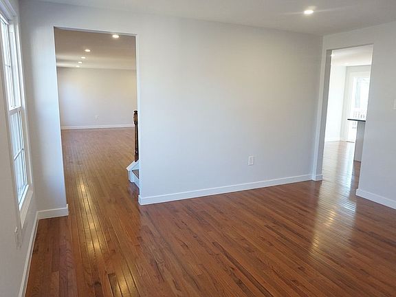 4th image of 9003 Fox Lair Dr