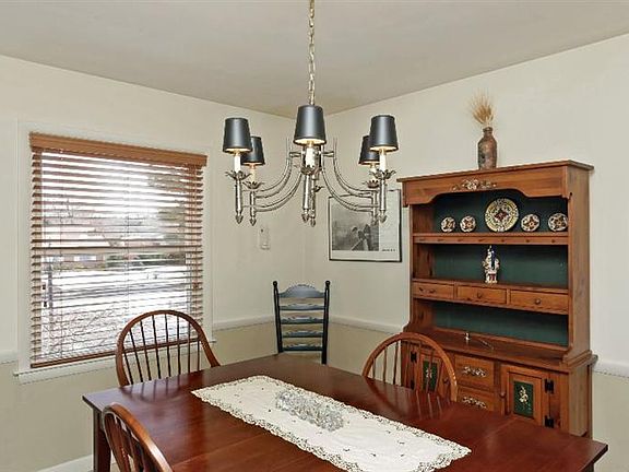 4th image of 420 Malabu Dr