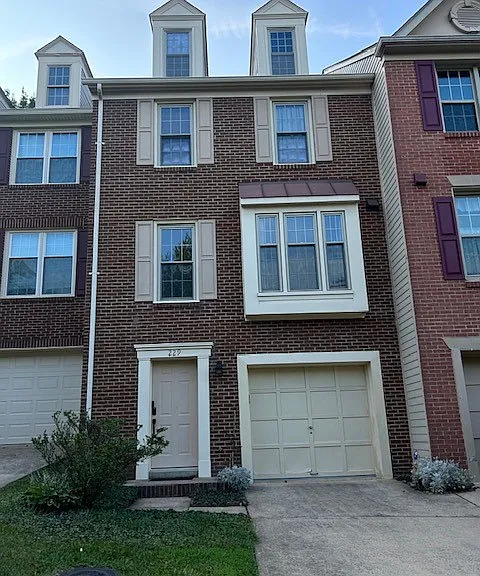 229 Yale Dr — Photo 20