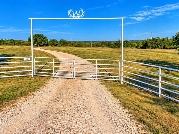2222 Carminati Rd, Montague, TX 76251