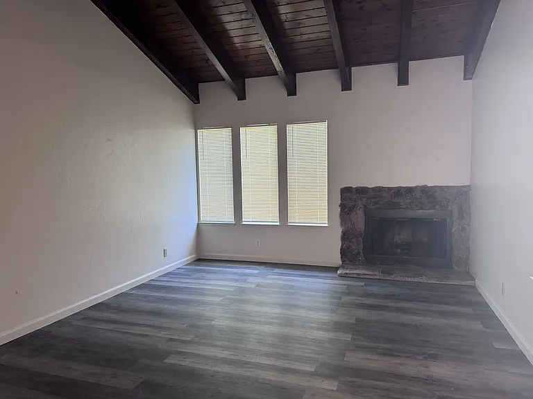 1138 Forestwood Dr — Photo 7