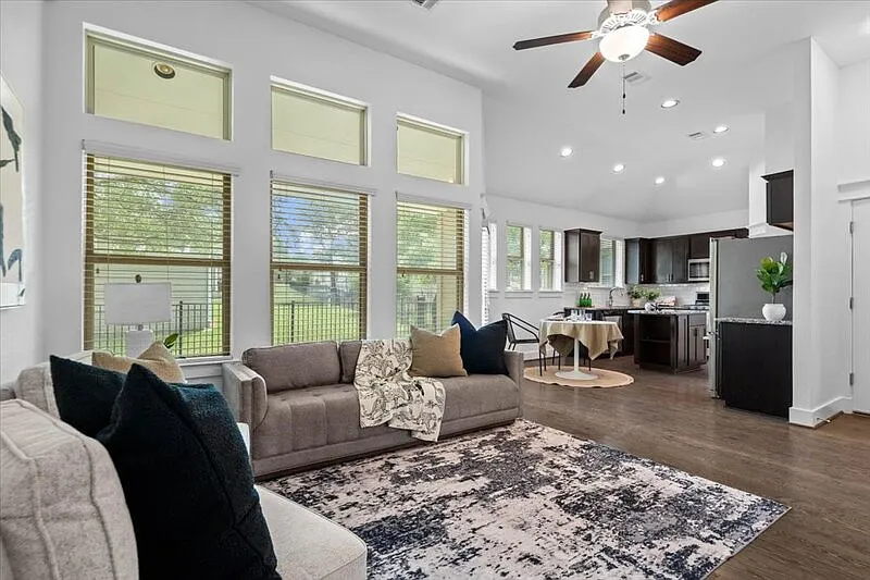 2 bed, 3.0 bath, 1778 sqft, $2,195 — Photo 3