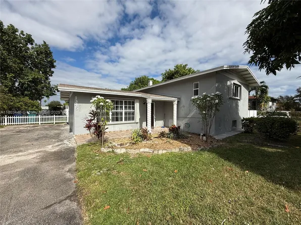 1345 NE 199th St, Miami, FL 33179