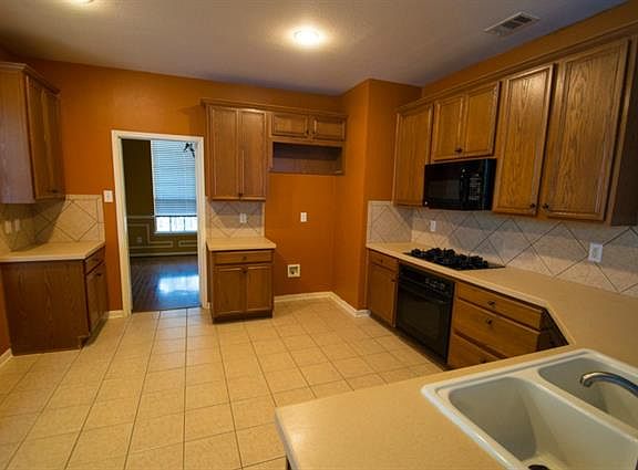 4th image of 6313 Barberry Ave