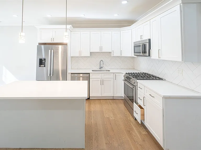41 Fairbanks St #3 — Photo 4