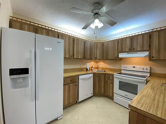 3rd image of 238 Pine Hov Cir APT A-1