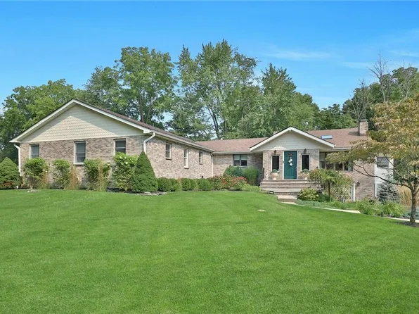 15 Green Hedges Lane, Blauvelt, NY 10913