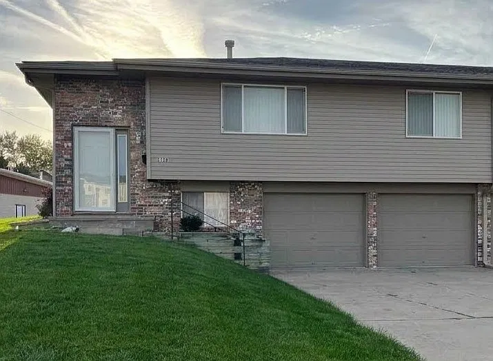 2 bed, 1000 sqft, $1,595 — Photo 2