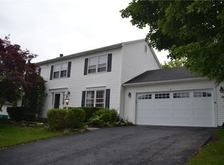 33 Norbrook Rd, Fairport, NY 14450