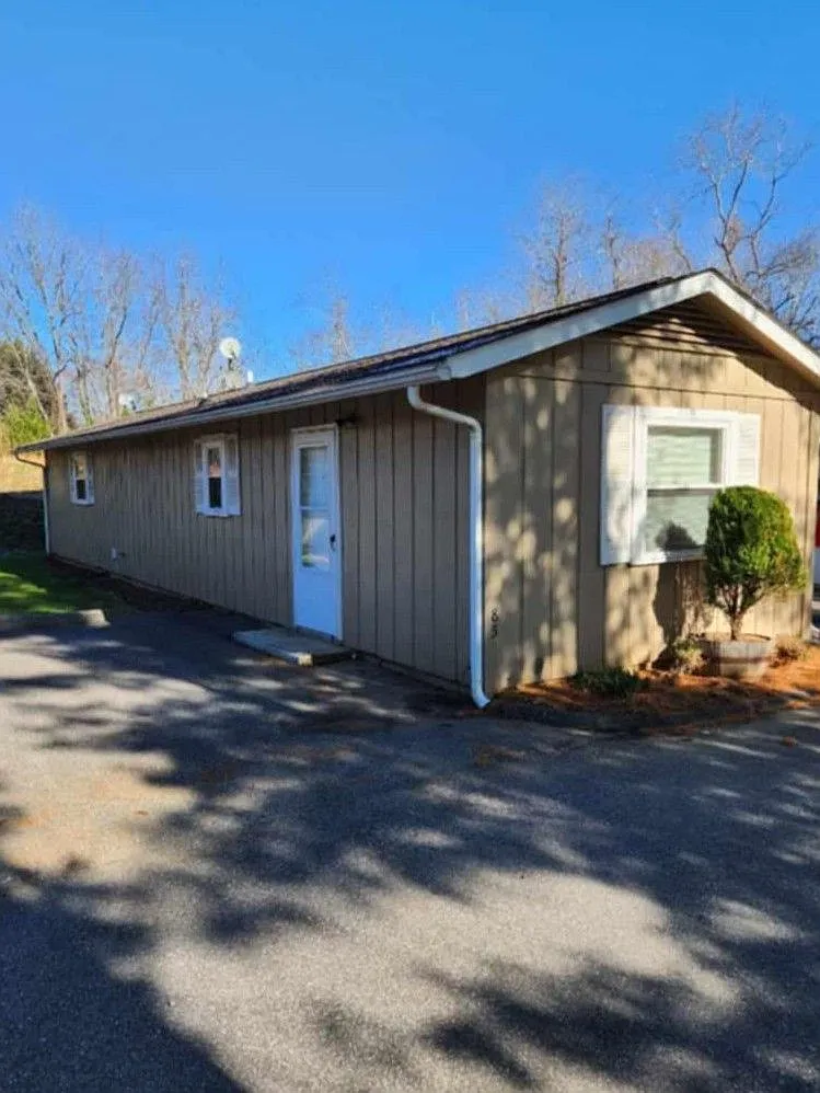 1 bed, 1.0 bath, 700 sqft, $1,400 — Photo 1