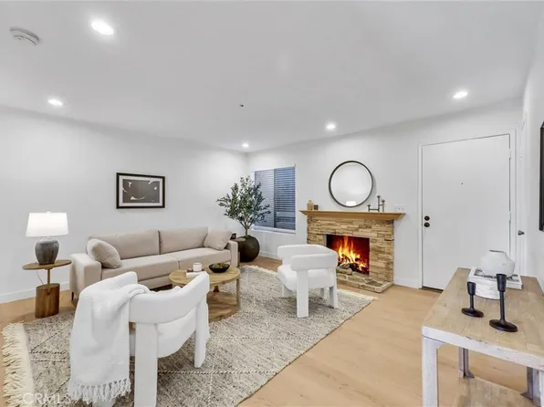 12121 Centralia St Unit 302, Lakewood, CA 90715