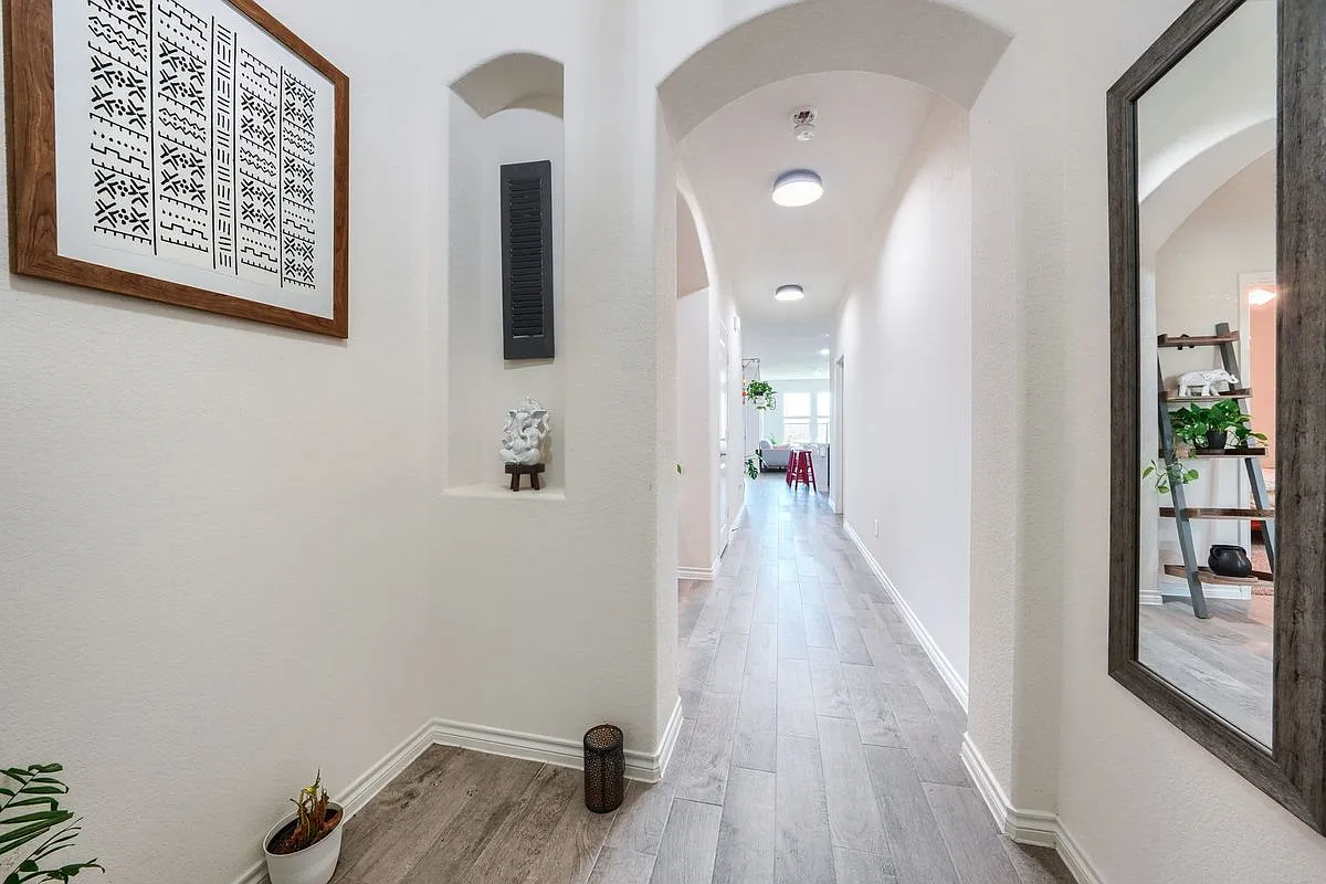 3 bed, 2.0 bath, 1783 sqft, $2,295 — Photo 4