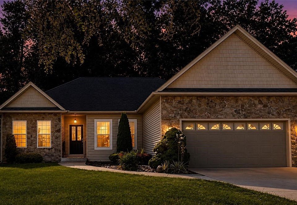 1st image of 1142 Bowen Dr W
