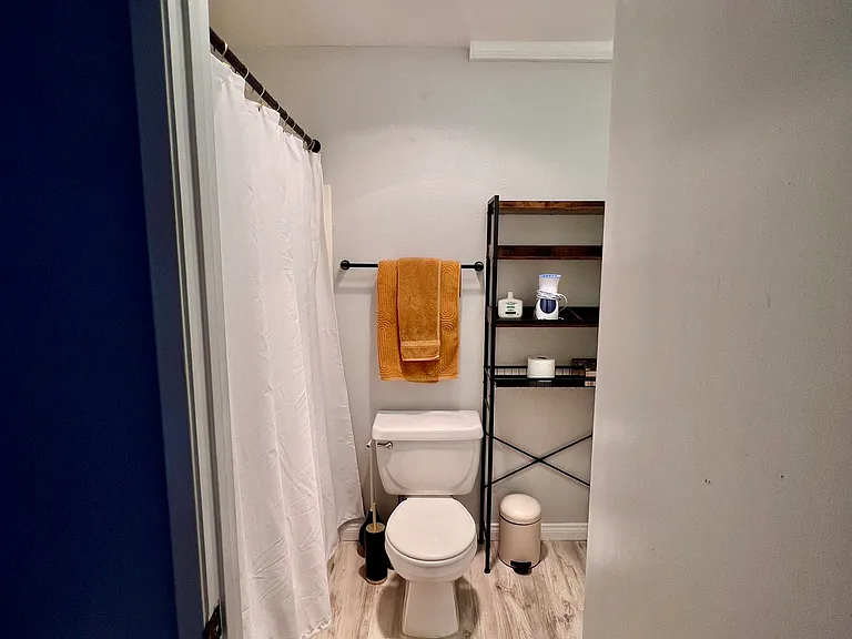 7500 Parkway Dr #300 — Photo 14
