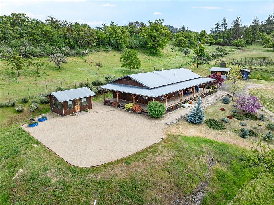 7575 Torrey Pines Ter, Eagle Pt, OR 97524 | MLS #220200792