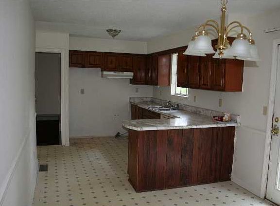 5th image of 5706 Jana Ln