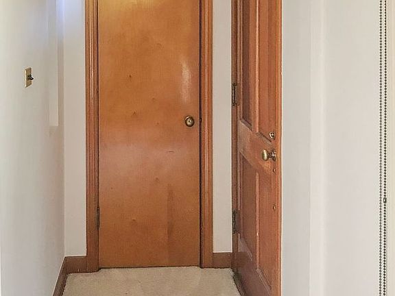 4th image of 5022 N Odell Ave
