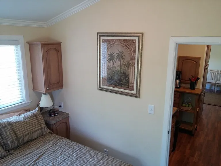 Master BR (Queen bed)