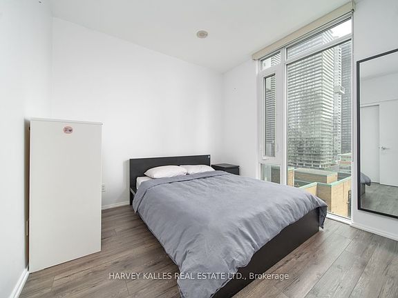 5th image of 75 Saint Nicholas St #1202