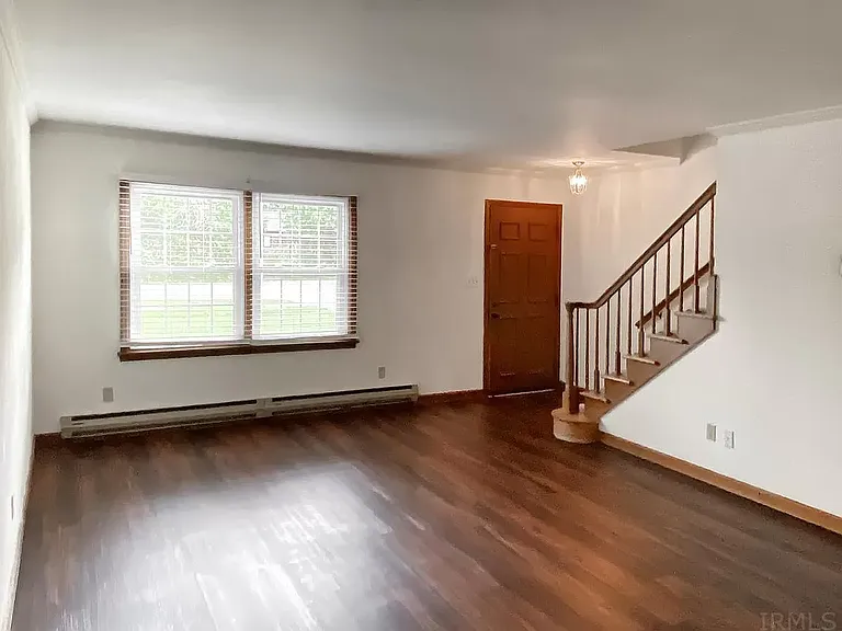 Cynthia Circle Apartments - 2 BD Townhouse main floor