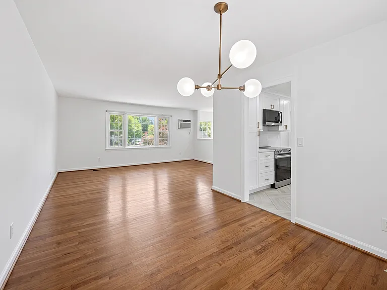 905 Carole Ct SE — Photo 9