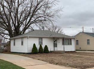 914 E 3rd St, Hastings, NE 68901
